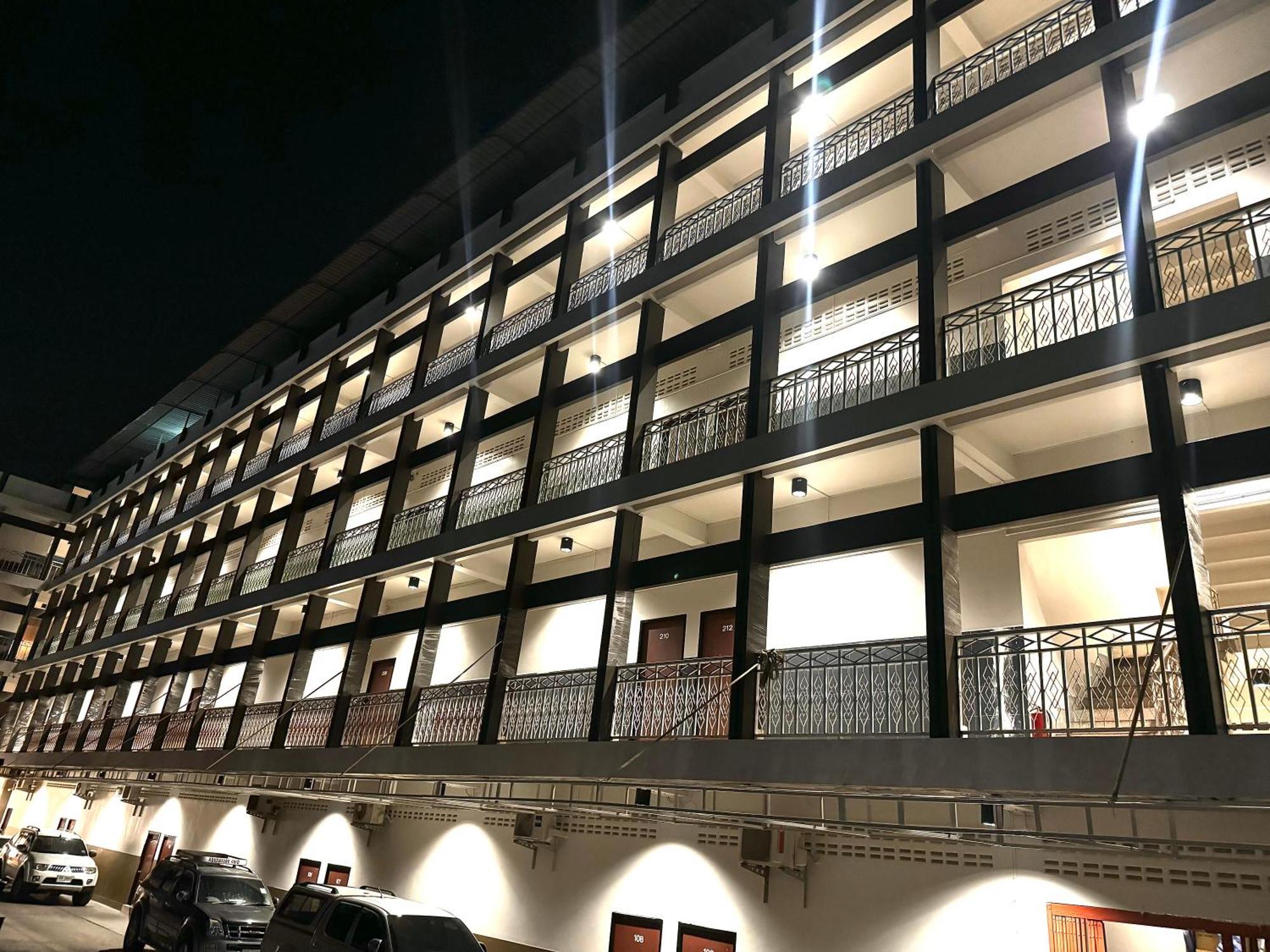Tokyo Hotel Nakhonratchasima Eksteriør bilde